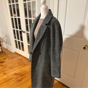 🧥 Black & White Houndstooth Wool-Blend Overcoat – Women’s Small
